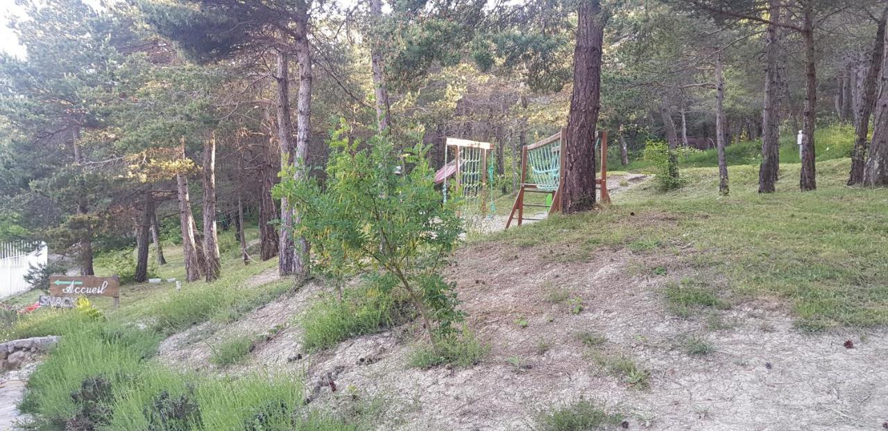 فندق Saint-Martin-de-Clellesفي  Camping La Chabannerie المظهر الخارجي الصورة
