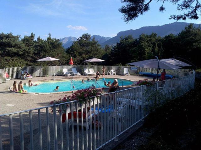 فندق Saint-Martin-de-Clellesفي  Camping La Chabannerie المظهر الخارجي الصورة
